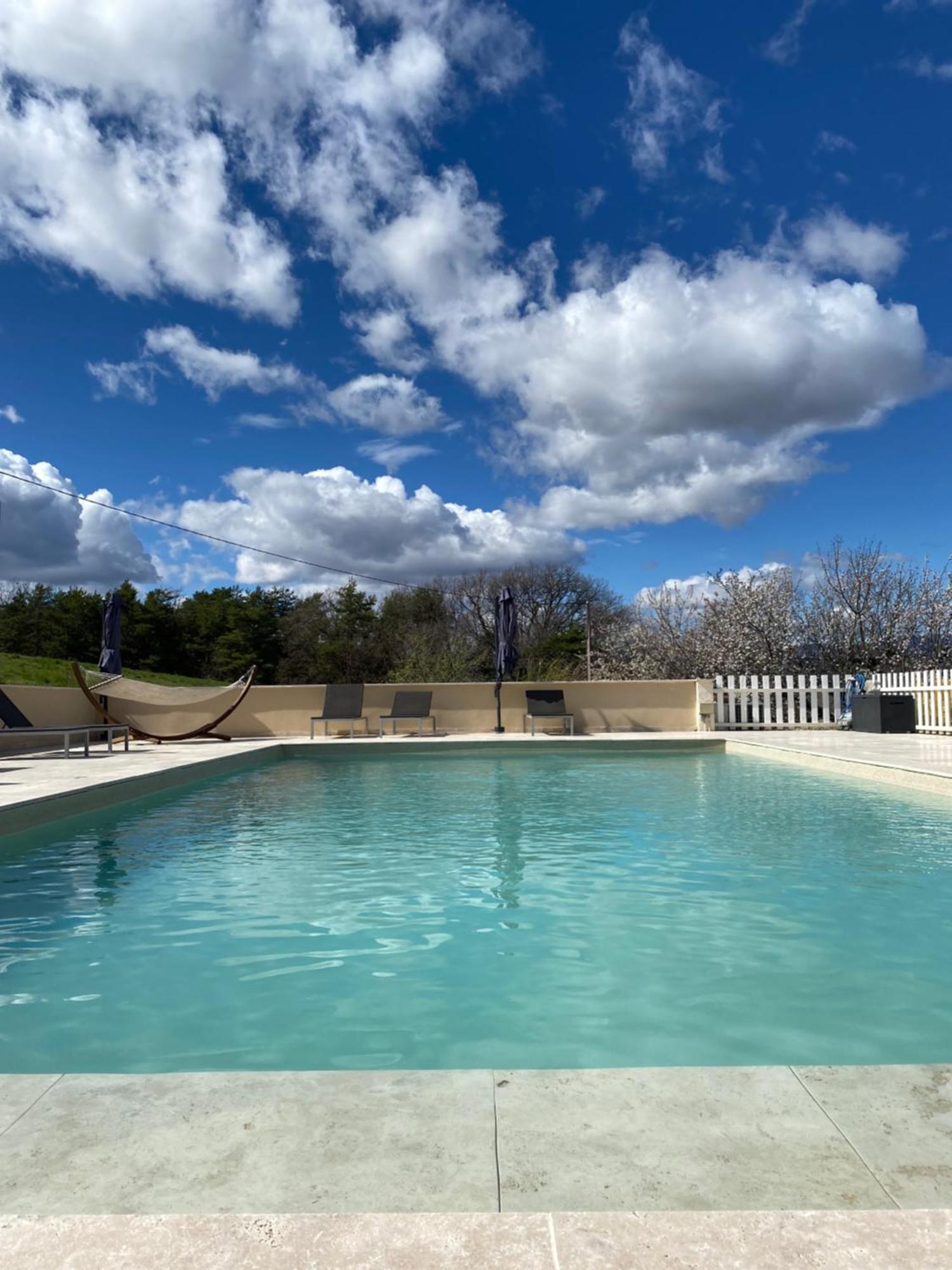 La Magnanerie En Provence Villa Niozelles Luaran gambar